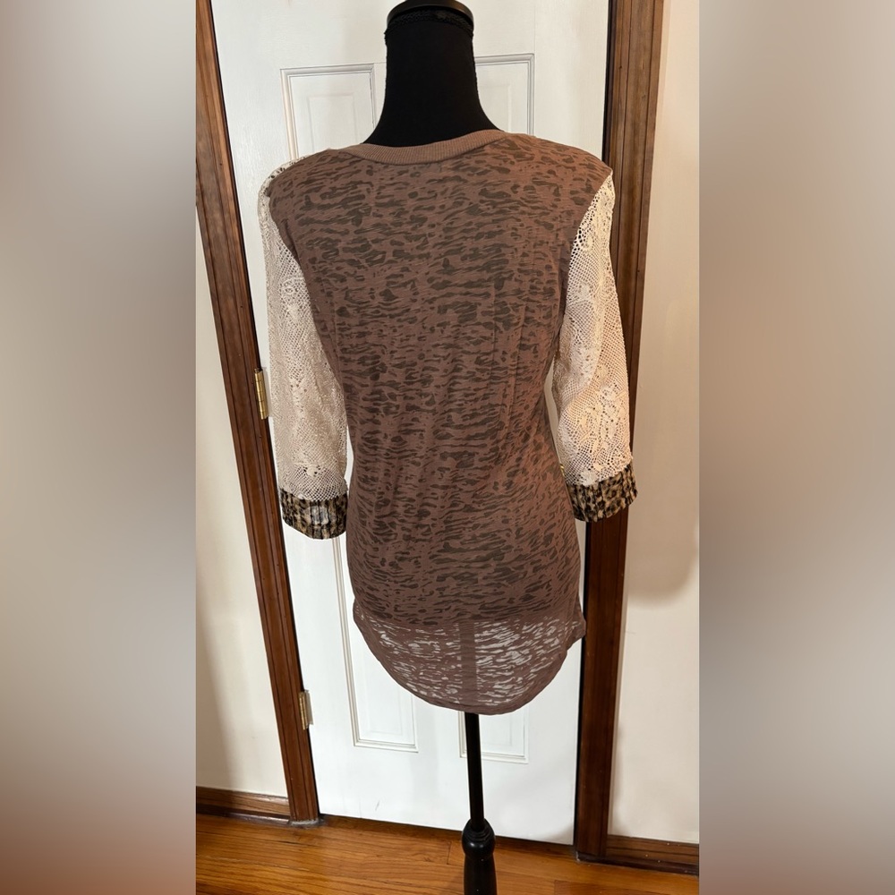 BKE Brown Animal Print Lace Sleeve Blouse - Picture 4 of 5